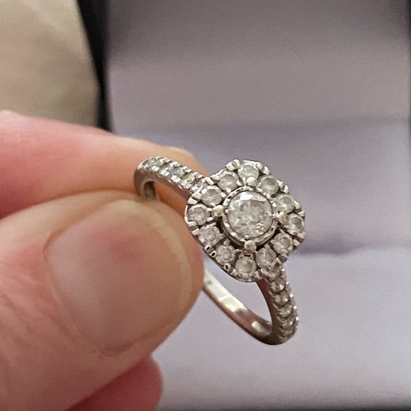 Beautiful Halo Diamond Wedding SET - Picture 7 of 13